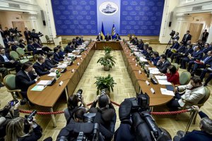 Чиновникам разрешили зарабатывать больше министров
