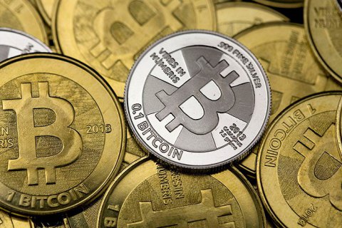 Курс биткоина упал на 15%