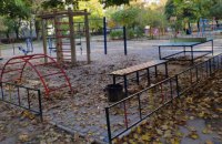 На Днепропетровщине на строительстве детской площадки присвоили почти 1 млн бюджетных средств 