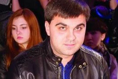 Суд отправил под домашний арест донецкого бизнесмена, сломавшего нос полицейскому