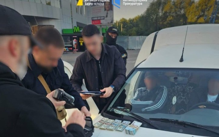 ​На Тернопільщині посадовців податкової викрили на вимаганні хабарів від бізнесу