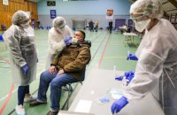 Новий штам коронавірусу передається на 70% швидше. Чи варто хвилюватися?
