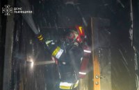 У Львові акумулятор спричинив пожежу в багатоповерхівці: зруйнована стіна заблокувала людей