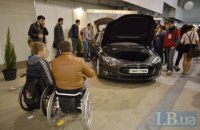 Чиновники присвоили более 5 млн грн при закупке автомобилей для инвалидов
