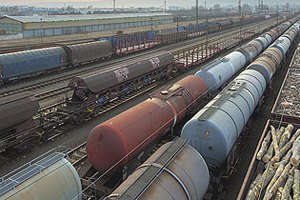 На границе с Россией остается около 900 вагонов