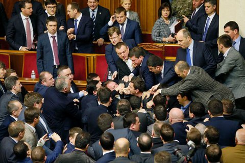 Верховная Рада лидирует в антирейтинге доверия украинцев