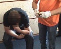 Администратора разрешительного центра в Днепропетровске поймали на взятке