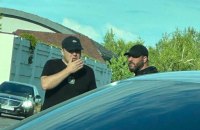 Журналіст “Української правди” заявив про напад на знімальну групу під Києвом із застосуванням зеленки