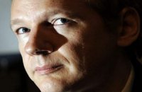 Обед с Ассанжем выставили на eBay