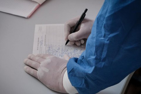 В Украине за сутки заболело и умерло от коронавируса рекордное количество людей