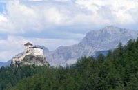 Жители швейцарской глубинки скинулись на покупку тысячелетнего замка