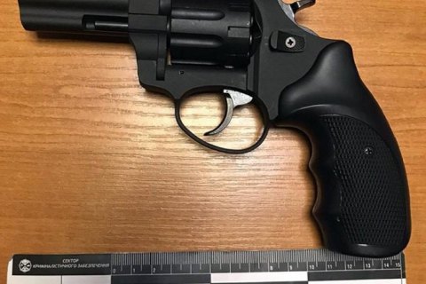 В Киеве мужчина устроил стрельбу из-за некачественного ремонта 