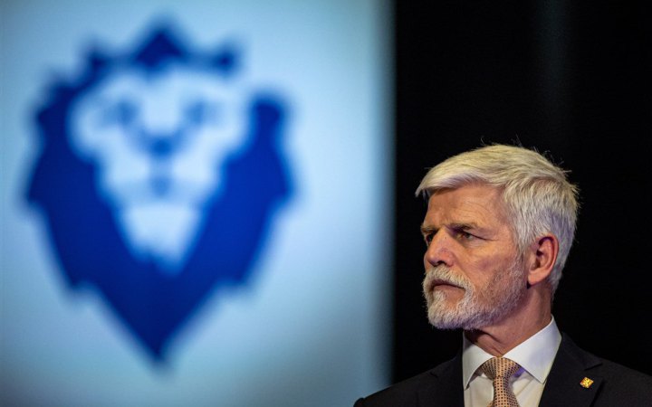 Президент Чехії заявив, що Україна має отримати від партнерів усі види зброї, крім ядерної