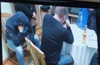 Директор аэропорта "Николаев" задержан при попытке дать взятку главе ОГА