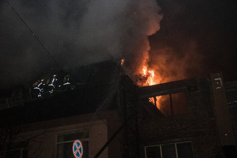В центре Киева произошел крупный пожар в офисном здании
