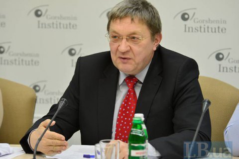Экс-министр: валютные спекуляции стали самым выгодным бизнесом в Украине