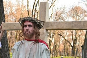 В Одессе разгорелся скандал вокруг "распятия Христа" в Страстную пятницу