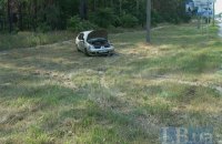 Під Києвом водій Mitsubishi відправив Renault у кювет