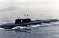 У Глухові відмовилися демонтувати меморіальну дошку герою РФ, який загинув на підводному човні "Курськ"