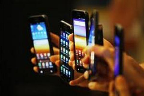 Во Франции предварительно одобрили запрет смартфонов в школе