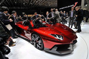 Lamborghini представила самый низкий и легкий суперкар