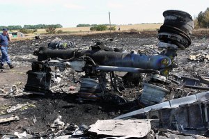 В Донецкой области эксперты приступили к сбору обломков Boeing 777