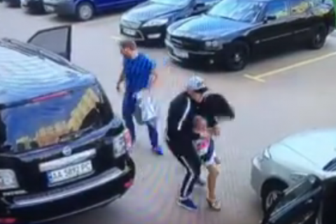 В Киеве из автомобиля похитили семейную пару (обновлено)