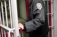В Эстонии заключенным вешают ярлыки