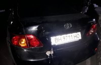 Оставленная без ручника машина наехала на троих отдыхающих на пляже в Одессе