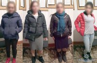 Полиция задержала четырех женщин и мужчину, которые обворовывали одиноких пенсионеров