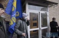 "Свободовцы" хотят остаться ночевать в Киевсовете