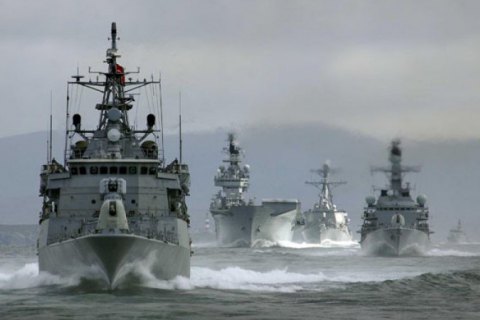 Корабли РФ приказали изменить курс гражданским судам в экономической зоне Литвы 
