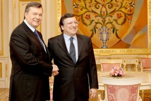 ​Баррозу напомнил Януковичу о соблюдении прав человека 