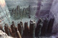 Консервацией находок на Почтовой площади занялись реставраторы казацких "чаек"