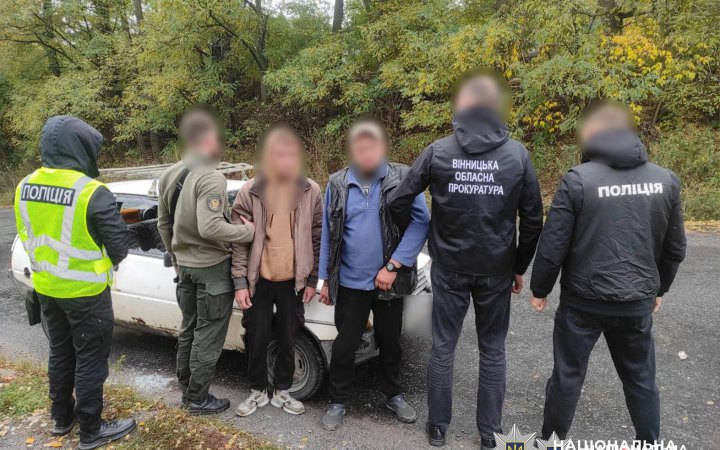 В трьох областях України викрили схеми незаконного переправлення чоловіків за кордон