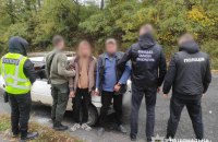 В трьох областях України викрили схеми незаконного переправлення чоловіків за кордон