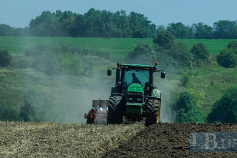 "Батькивщина" передала в ЦИК документы для референдума о запрете продажи земли