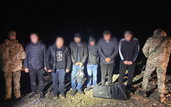 Прикордонники затримали шістьох "плавців", які зібралися покоряти Тису