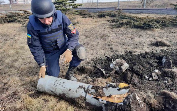 Во время разминирования российских боеприпасов в Харьковской области погибли три спасателя