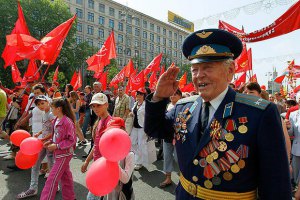 Кабмін схвалив пакет законів проти пропаганди комунізму і нацизму