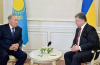 Порошенко розповів Назарбаєву про відсутність голосів для особливого статусу Донбасу