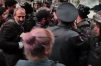 Сторонники оппозиции вновь вышли на улицы Еревана