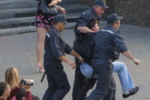 Белорусов обяжут получать разрешения на проведение политических дискуссий