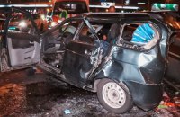 В ночном ДТП под Киевом погибла девушка, 8 человек пострадали
