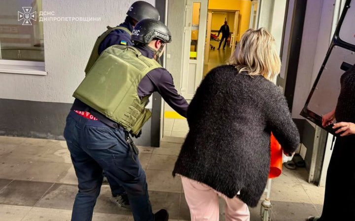 Росіяни за день понад 30 разів били по Дніпропетровщині: є загибла дитина та п’ятеро поранених