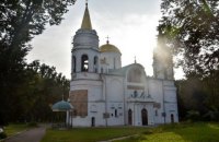 У Чернігові після обстрілів російськими військами згорів храм святителя Феодосія 
