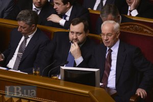 Азаров недоволен поведением депутатов