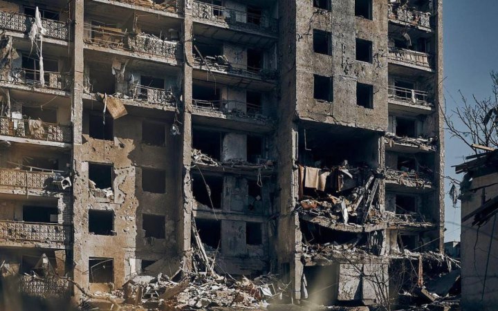 Росія бʼє по житлових кварталах, щоб змусити Україну до переговорів, – Подоляк