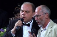 Янукович хочет, чтобы Кулиняк спел и сыграл на следующем съезде церквей
