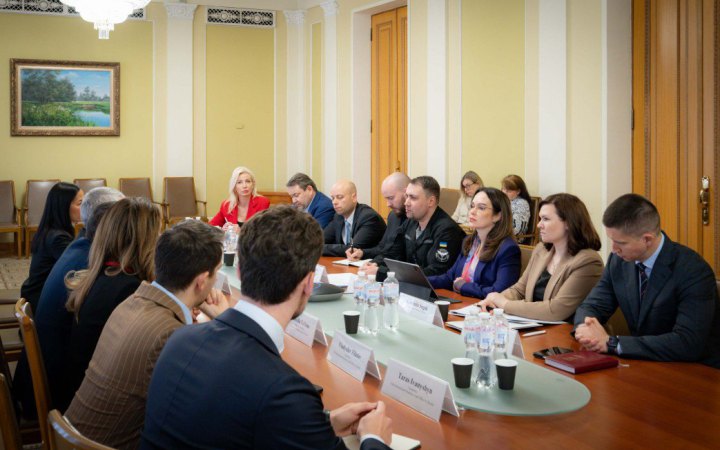 Керівник ОПУ запевнив місію МВФ, що Україна продовжить реформи